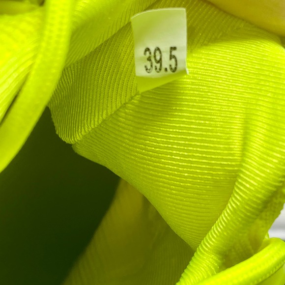 Tsiodfo Run Shoes Womens 8 1/2 Yellow NWOT 8.2.4:L.2.2 - Picture 15 of 15